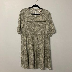 KNOX ROSE Dress Size Medium Green and Beige Paisley Tiered Boho Hippie Short Slv